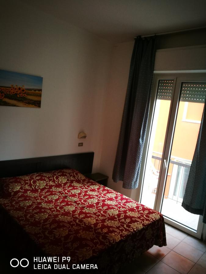 Hotel Riviera Rimini Bagian luar foto