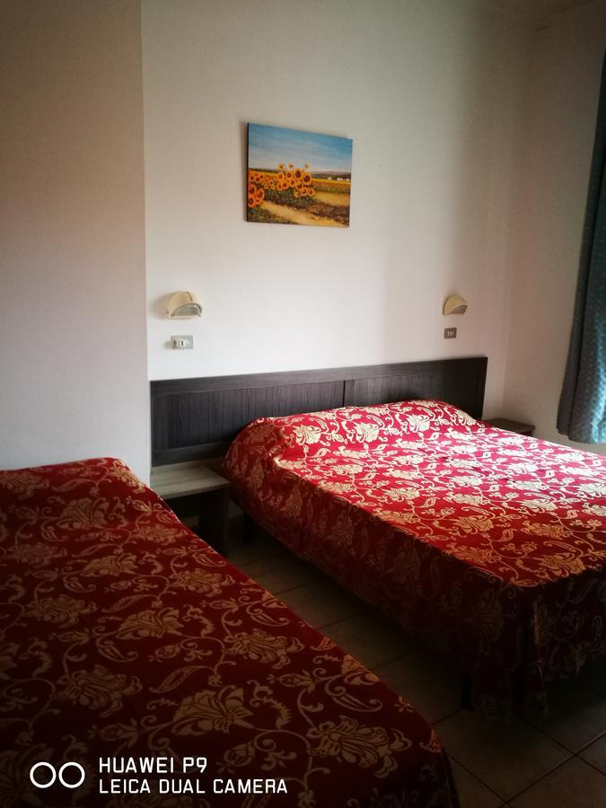 Hotel Riviera Rimini Bagian luar foto