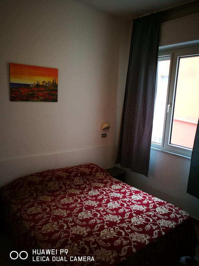 Hotel Riviera Rimini Bagian luar foto