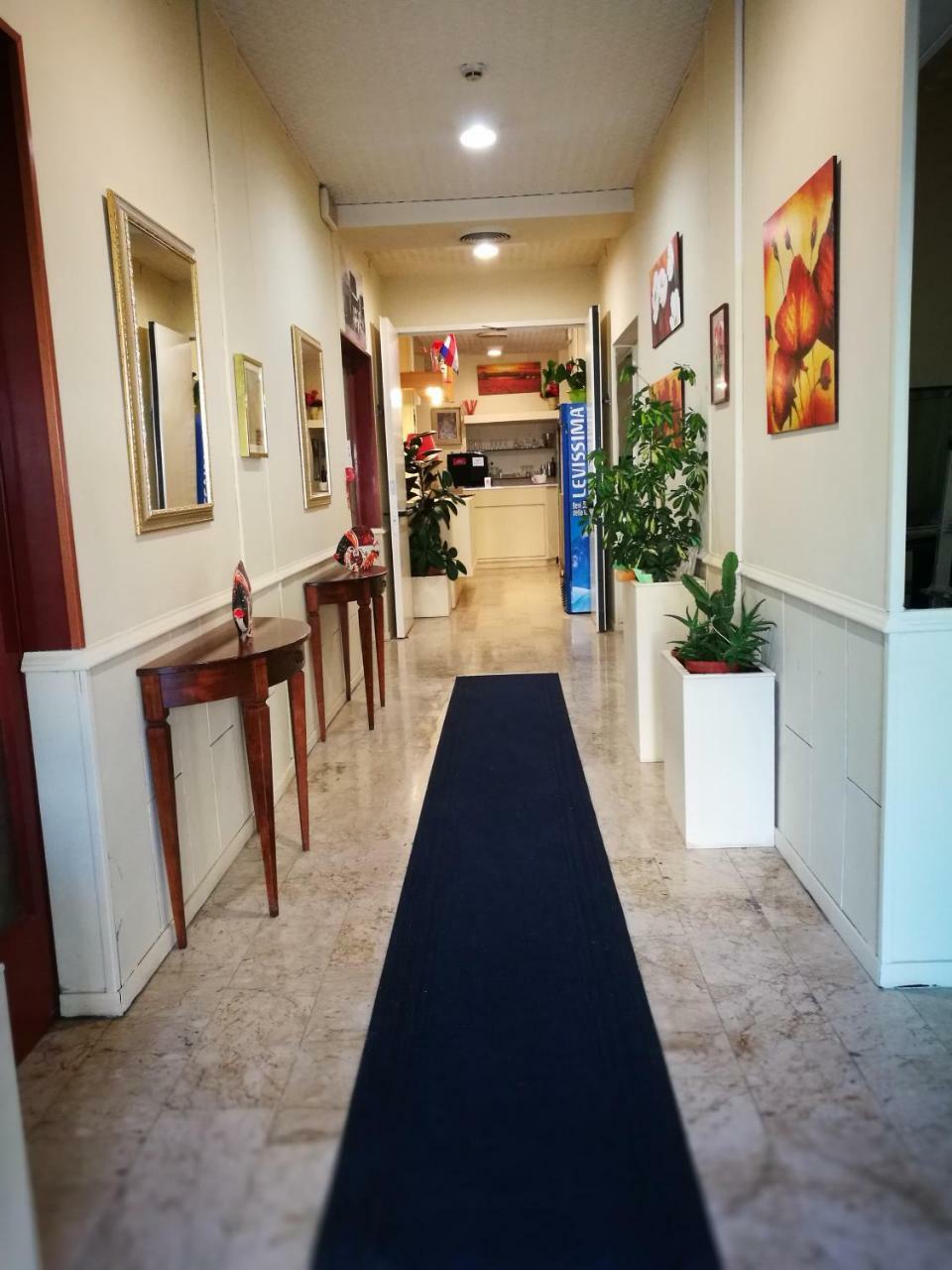 Hotel Riviera Rimini Bagian luar foto