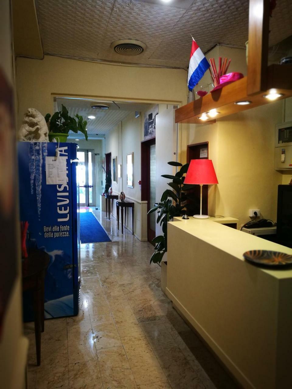 Hotel Riviera Rimini Bagian luar foto